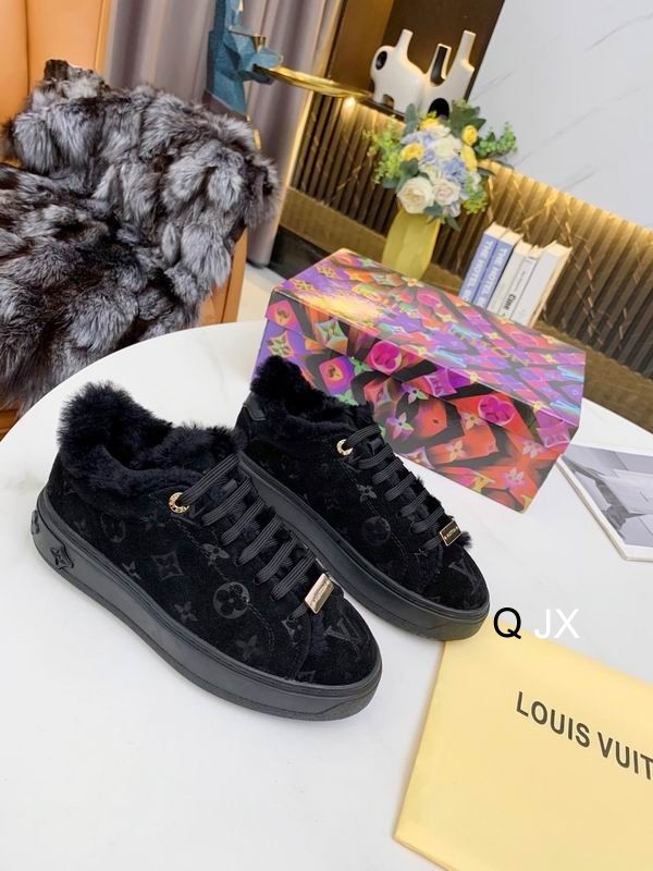 LV Women's Shoes 393